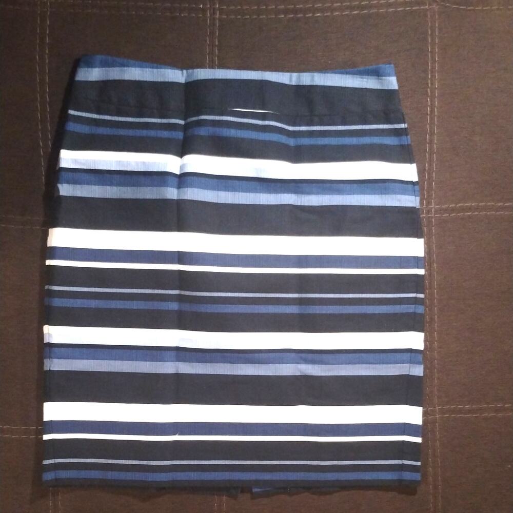 Banana Republic Women's 4 Navy Blue White Striped Skirt Cotton Slit Straight